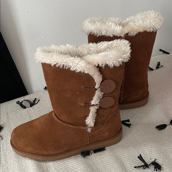Women's Brown Shearling Boots - Picture 5 of 5